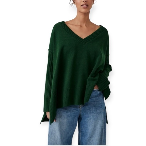 Free People Sweaters - FREE PEOPLE Orion Tunic Oversized Sweater Black Forest Green NEW